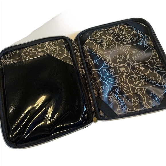 Betsy Johnson Polka Dot Tablet Case - Picture 2 of 4